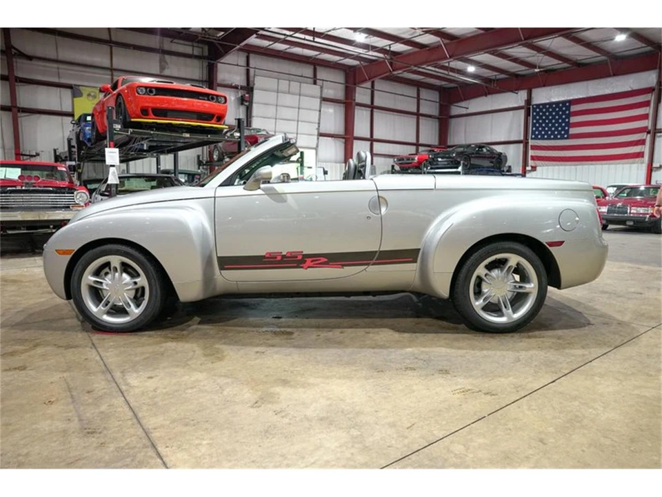 2004 Chevrolet SSR - Image 4 of 31