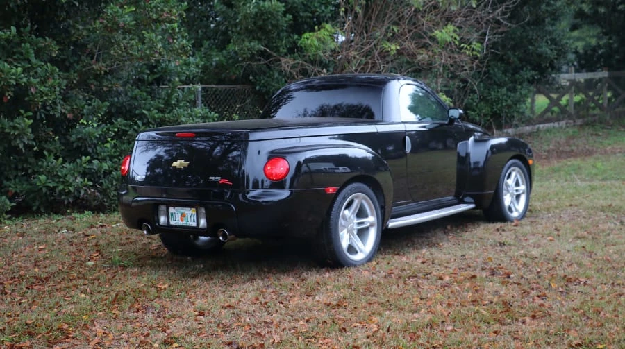 2004 Chevrolet SSR - Image 3 of 10