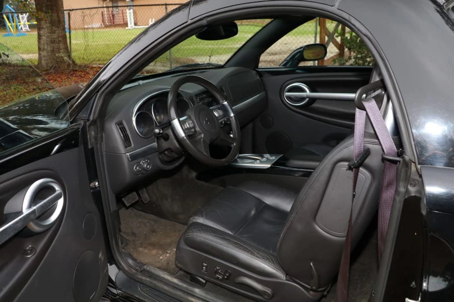 2004 Chevrolet SSR - Image 4 of 10