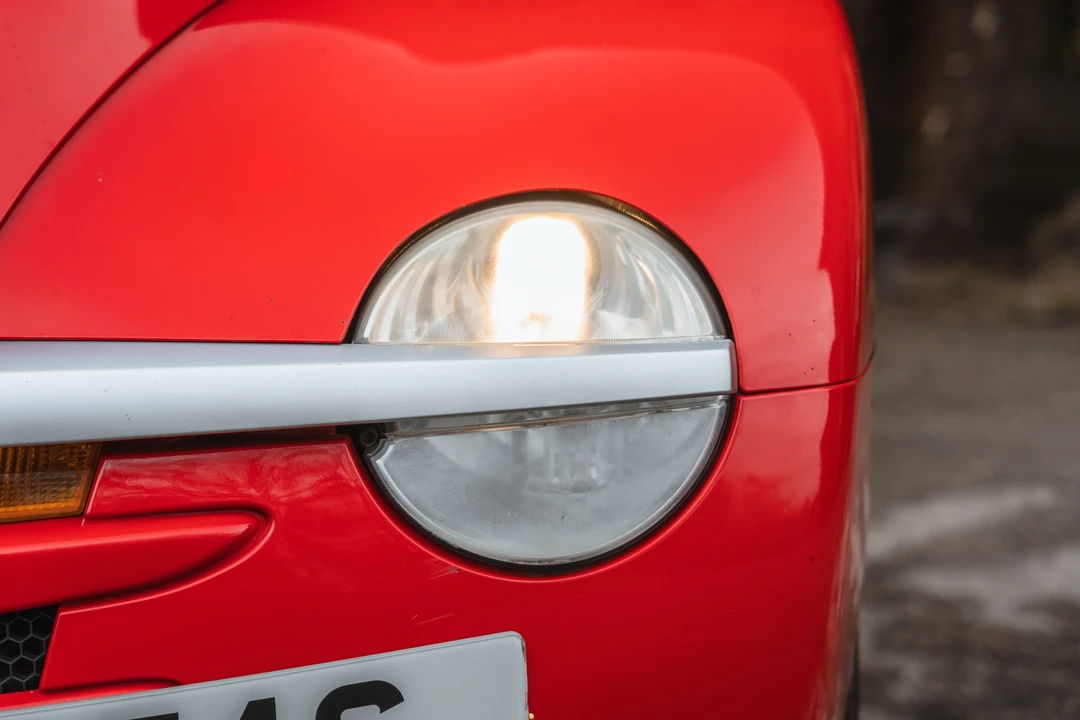 2004 Chevrolet SSR - Image 26 of 31