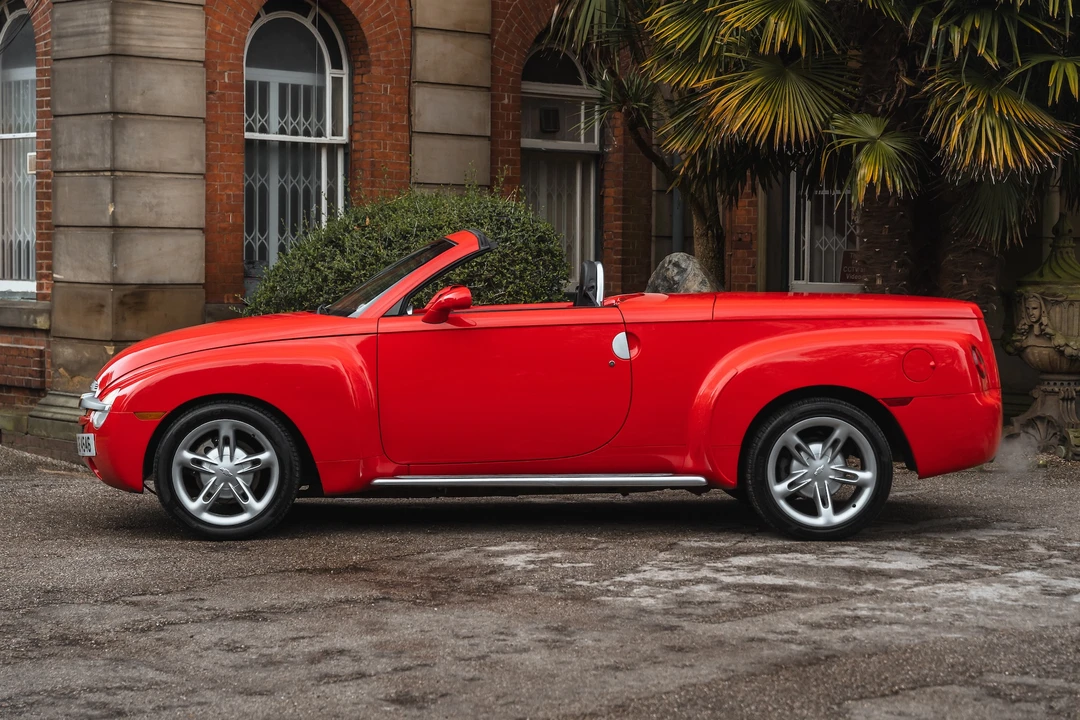 2004 Chevrolet SSR - Image 5 of 31