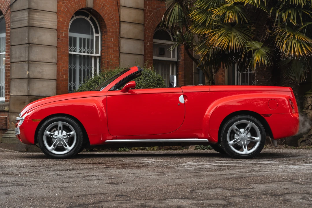 2004 Chevrolet SSR - Image 13 of 31