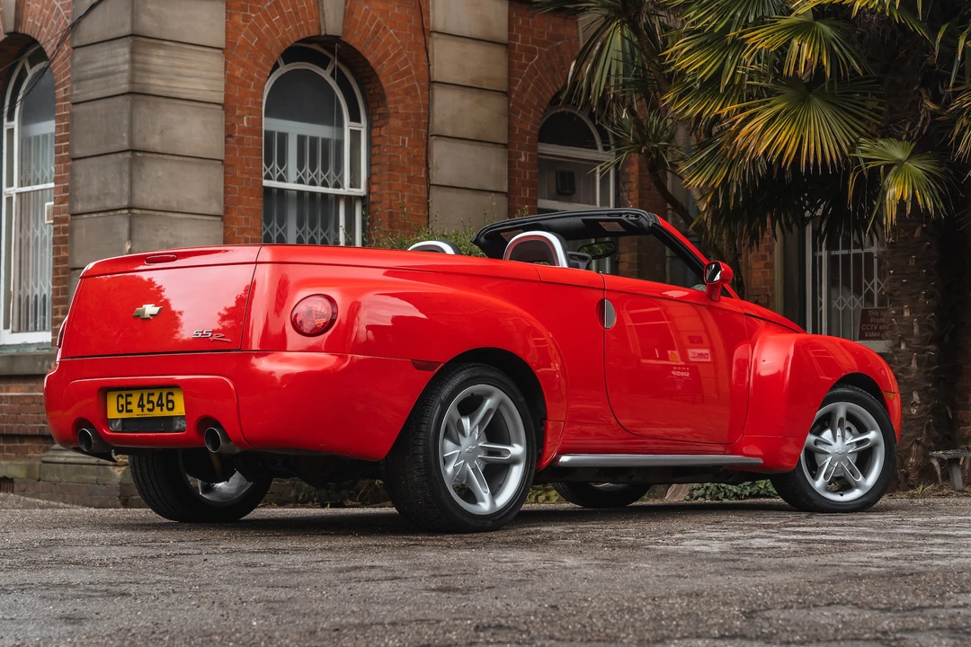2004 Chevrolet SSR - Image 8 of 31