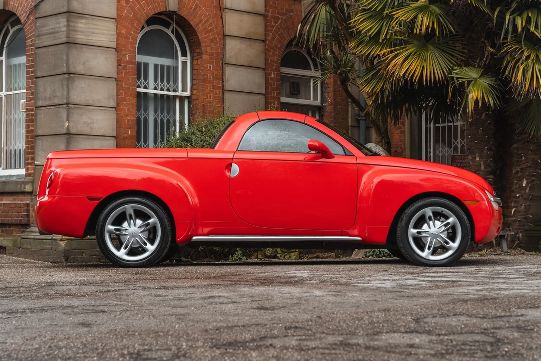 2004 Chevrolet SSR - Image 9 of 31