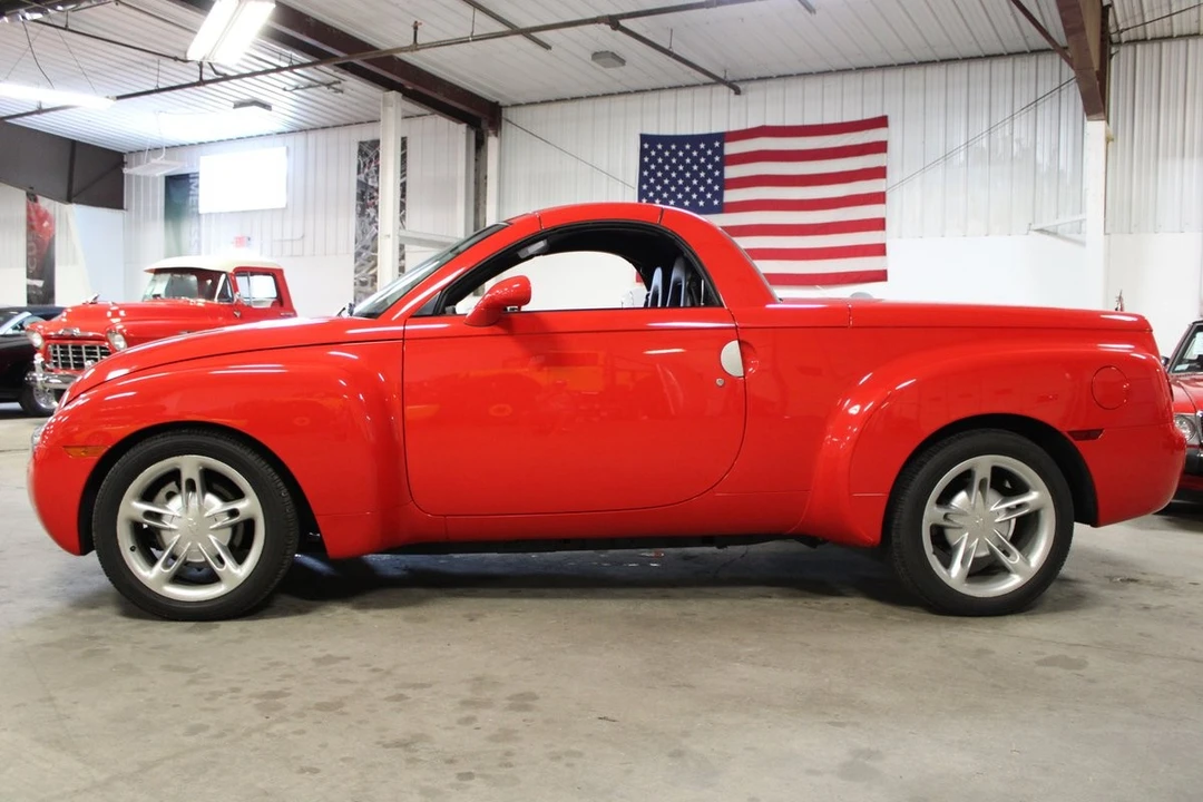 2004 Chevrolet SSR - Image 3 of 12