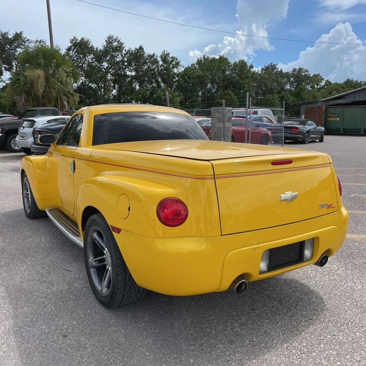 2004 Chevrolet SSR - Image 17 of 21