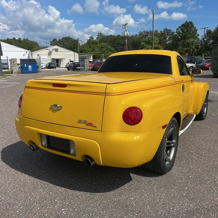 2004 Chevrolet SSR - Image 19 of 21
