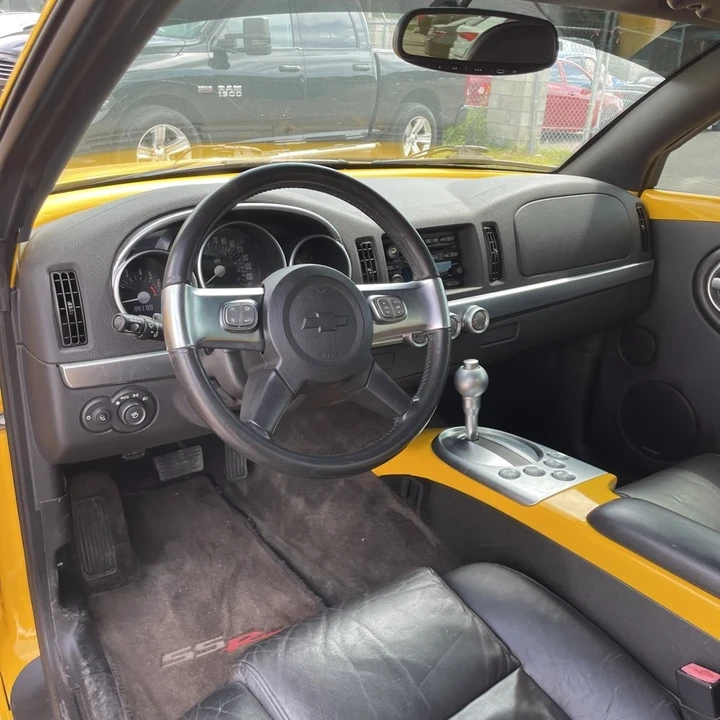 2004 Chevrolet SSR - Image 8 of 21