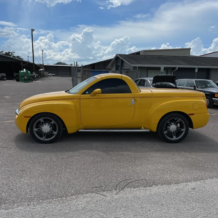 2004 Chevrolet SSR - Image 16 of 21