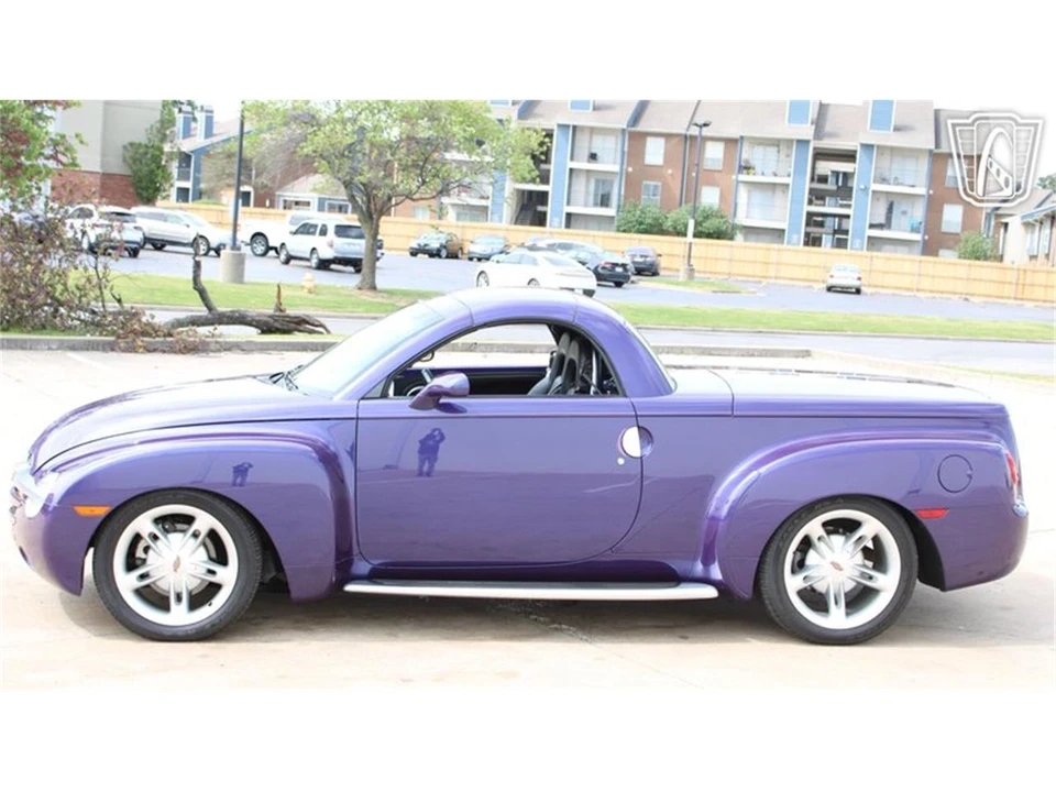2004 Chevrolet SSR - Image 11 of 31