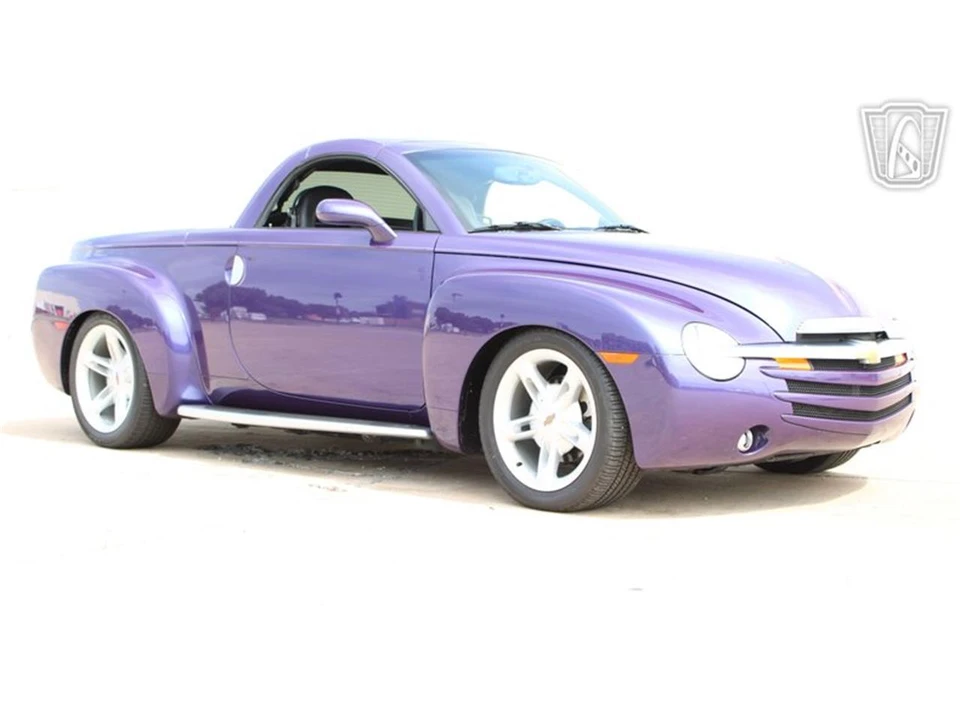 2004 Chevrolet SSR - Image 16 of 31