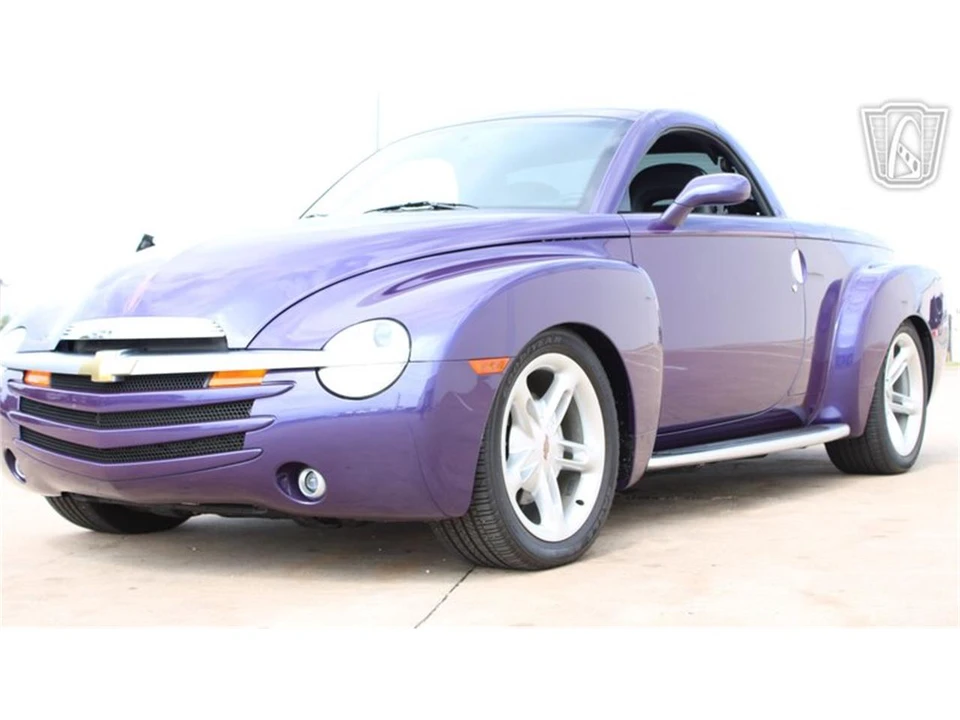 2004 Chevrolet SSR - Image 3 of 31