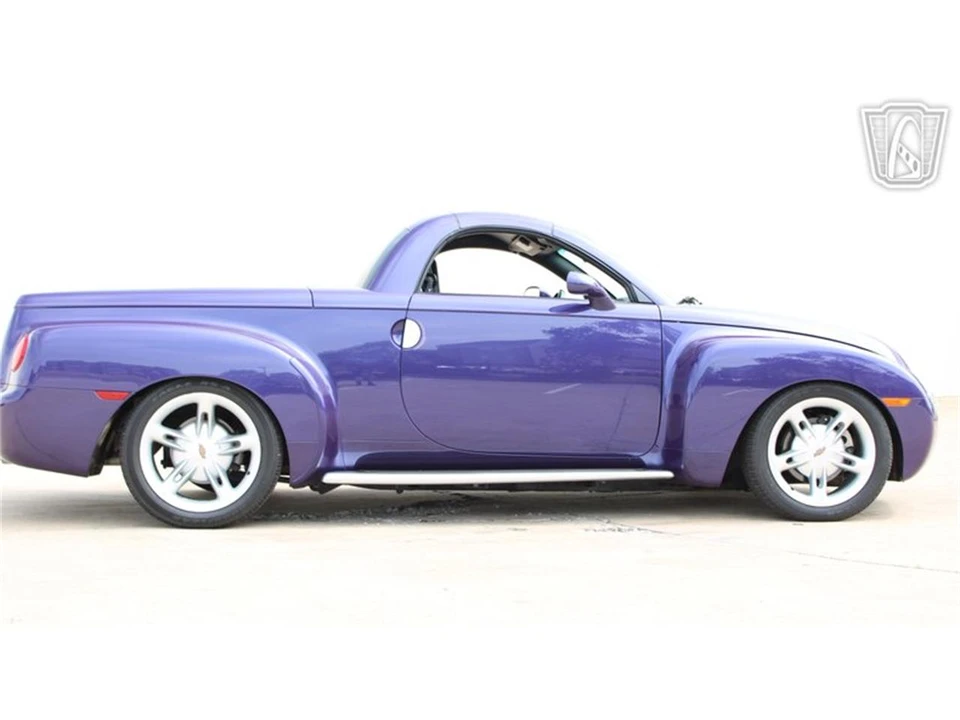 2004 Chevrolet SSR - Image 19 of 31
