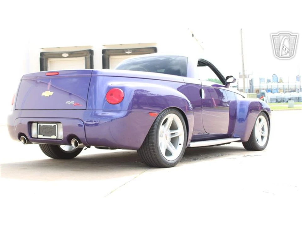 2004 Chevrolet SSR - Image 14 of 31
