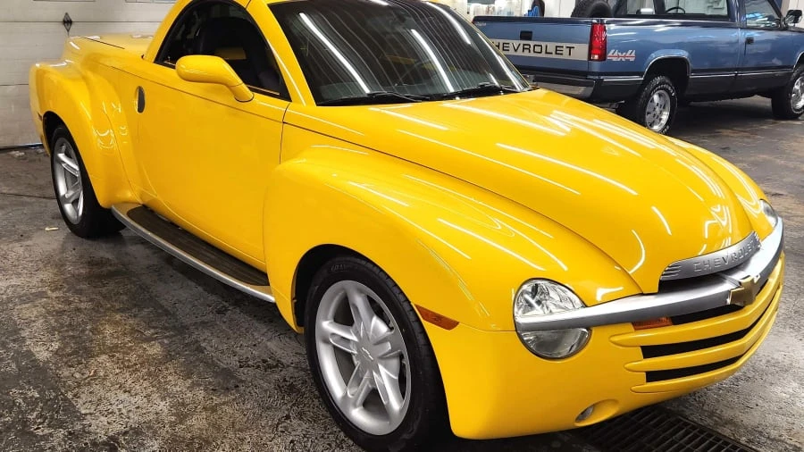 2004 Chevrolet SSR - Image 12 of 26