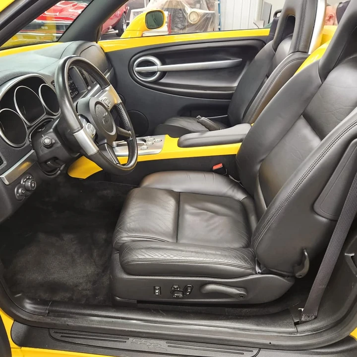 2004 Chevrolet SSR - Image 21 of 26