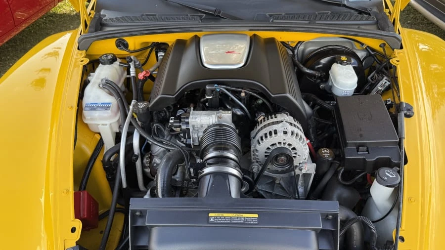 2004 Chevrolet SSR - Image 26 of 26
