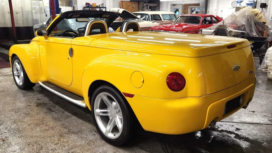 2004 Chevrolet SSR - Image 10 of 26