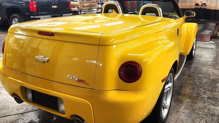 2004 Chevrolet SSR - Image 17 of 26