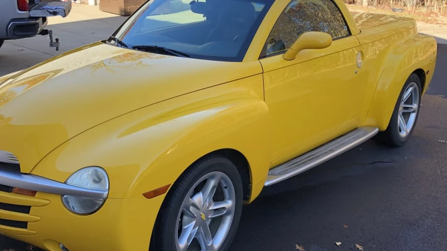 2004 Chevrolet SSR - Image 8 of 10