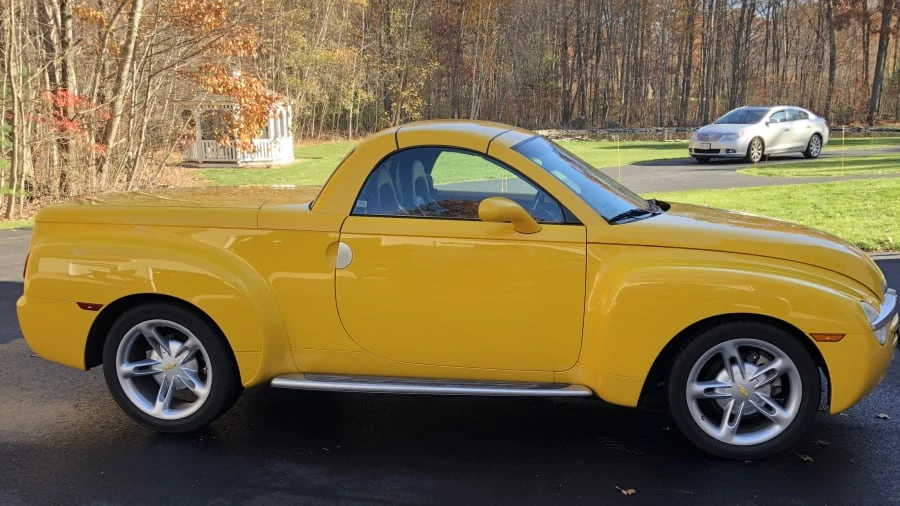 2004 Chevrolet SSR - Image 9 of 10
