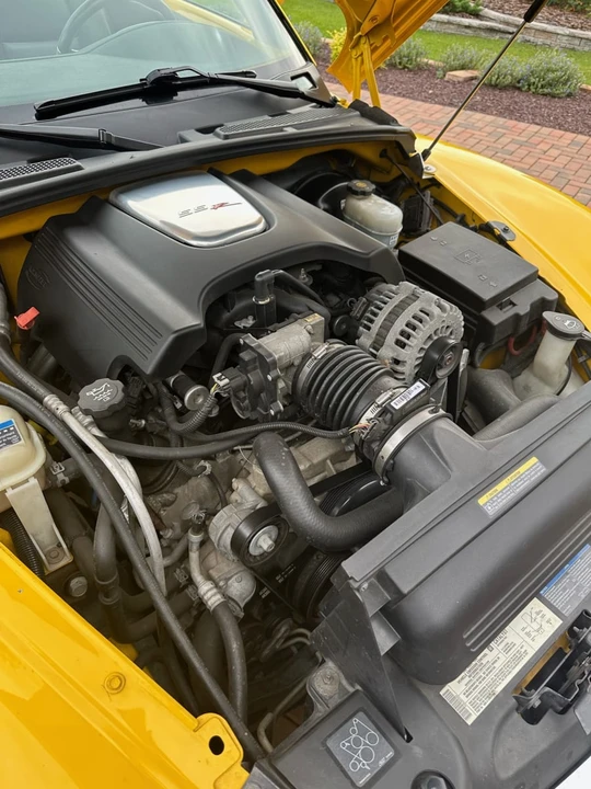 2004 Chevrolet SSR - Image 8 of 9