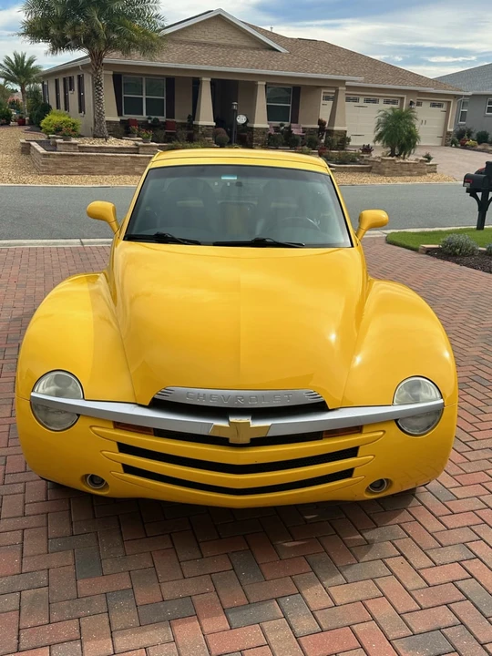 2004 Chevrolet SSR - Image 3 of 9