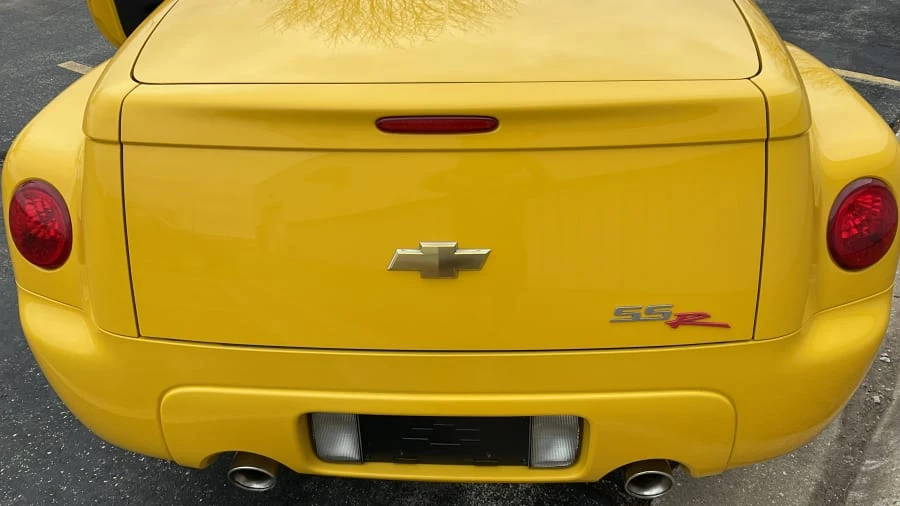 2004 Chevrolet SSR - Image 9 of 12