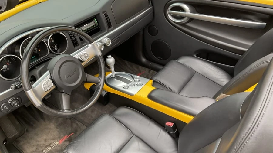 2004 Chevrolet SSR - Image 3 of 12