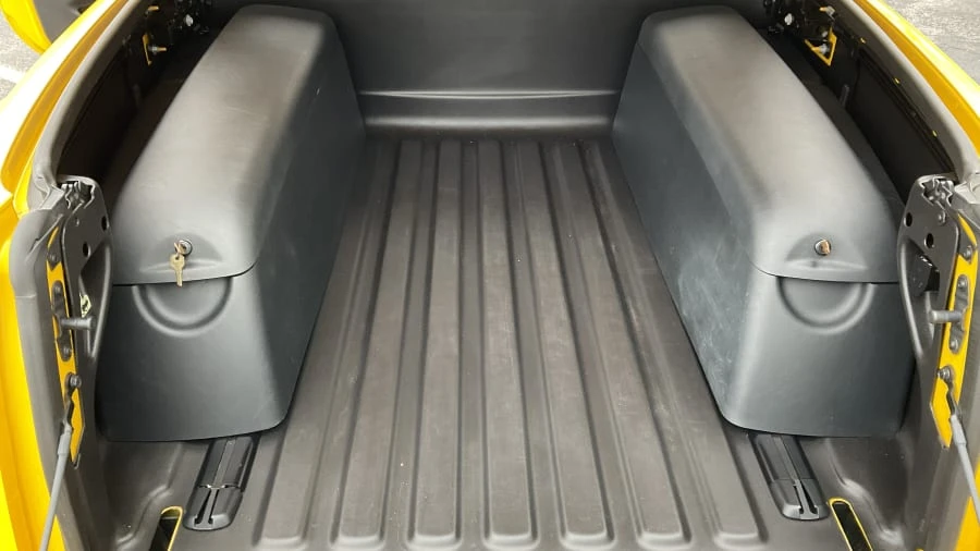 2004 Chevrolet SSR - Image 10 of 12