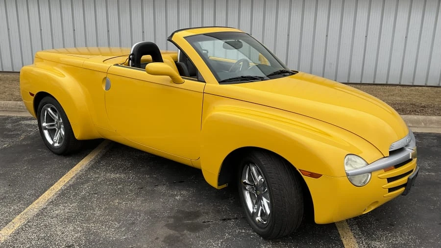 2004 Chevrolet SSR - Image 12 of 12