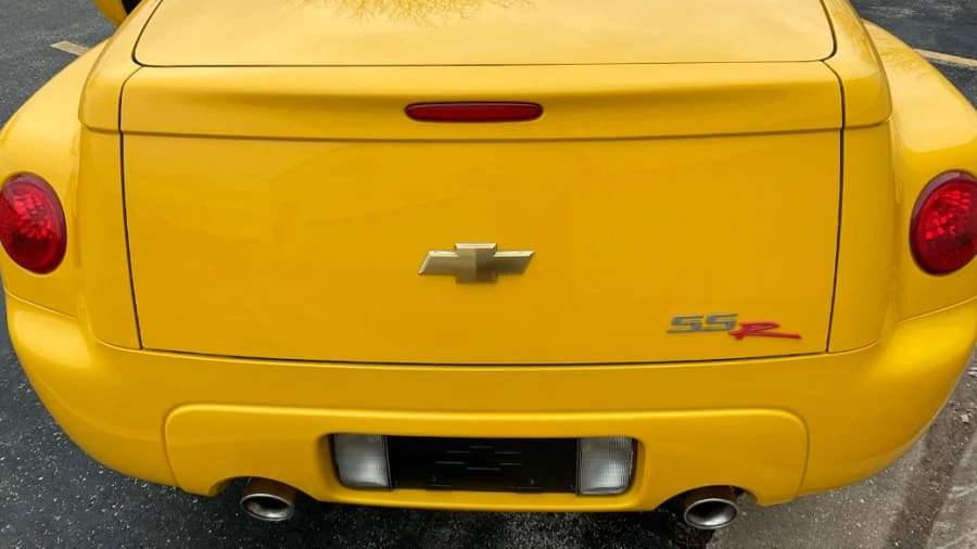 2004 Chevrolet SSR - Image 4 of 5