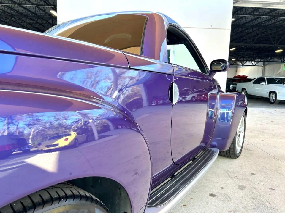 2004 Chevrolet SSR - Image 15 of 31