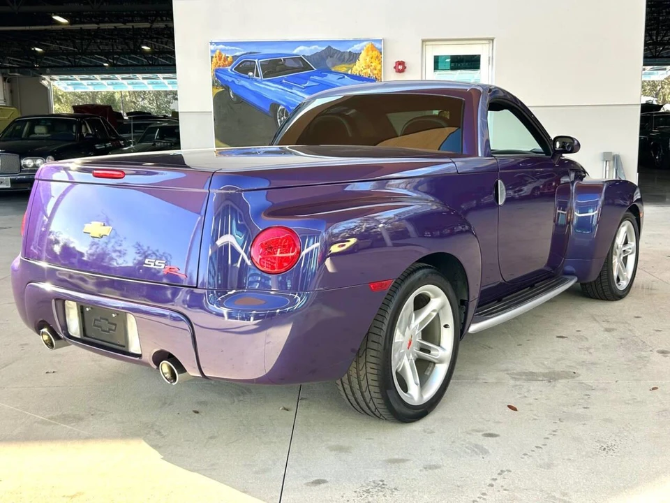 2004 Chevrolet SSR - Image 5 of 31
