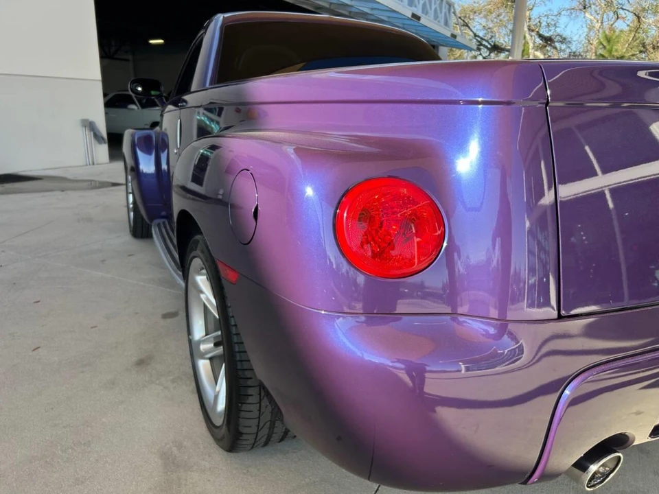 2004 Chevrolet SSR - Image 13 of 31