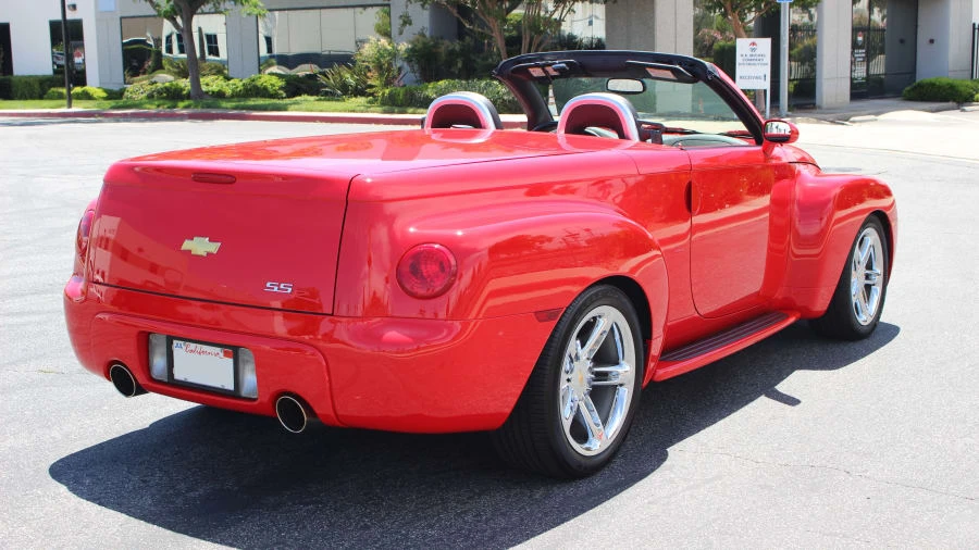 2004 Chevrolet SSR - Image 4 of 8