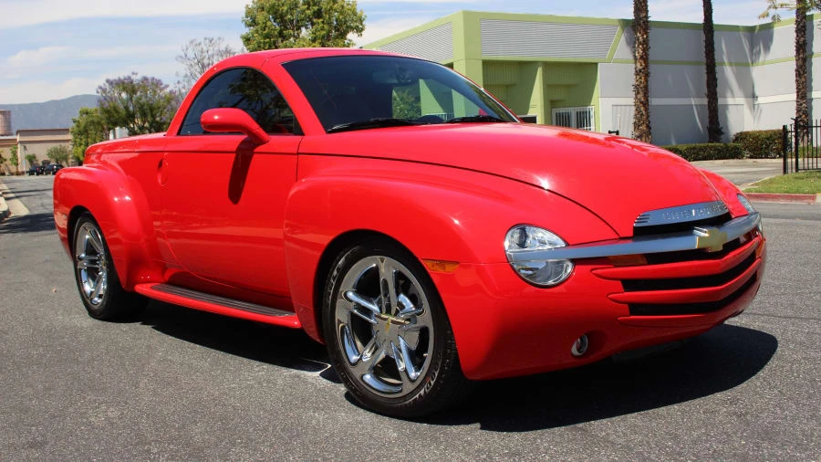 2004 Chevrolet SSR - Image 3 of 8