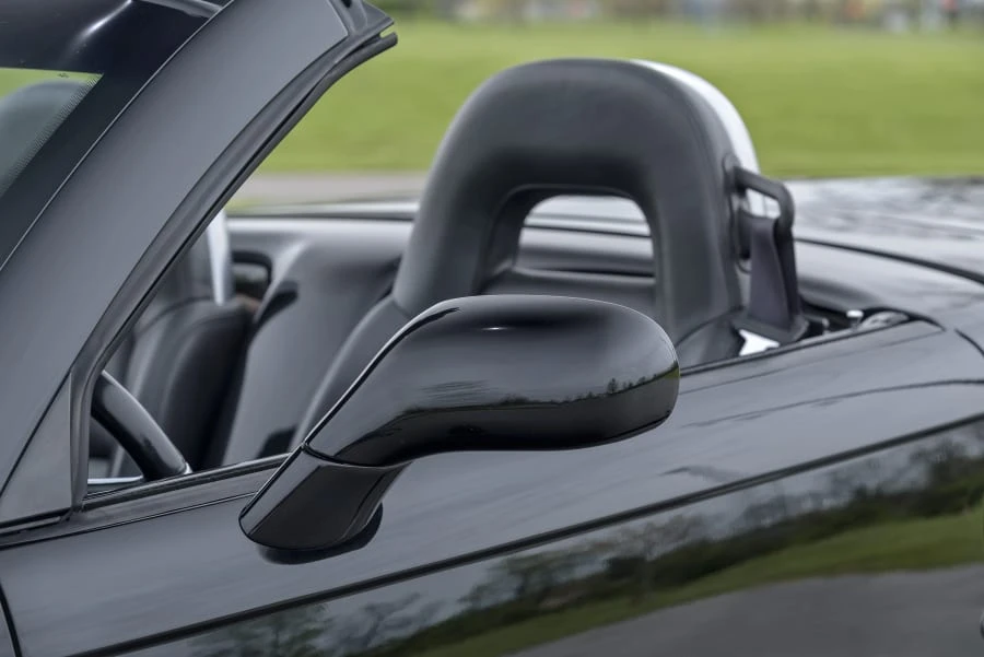 2004 Chevrolet SSR - Image 16 of 31