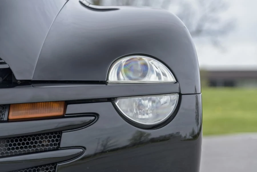 2004 Chevrolet SSR - Image 8 of 31