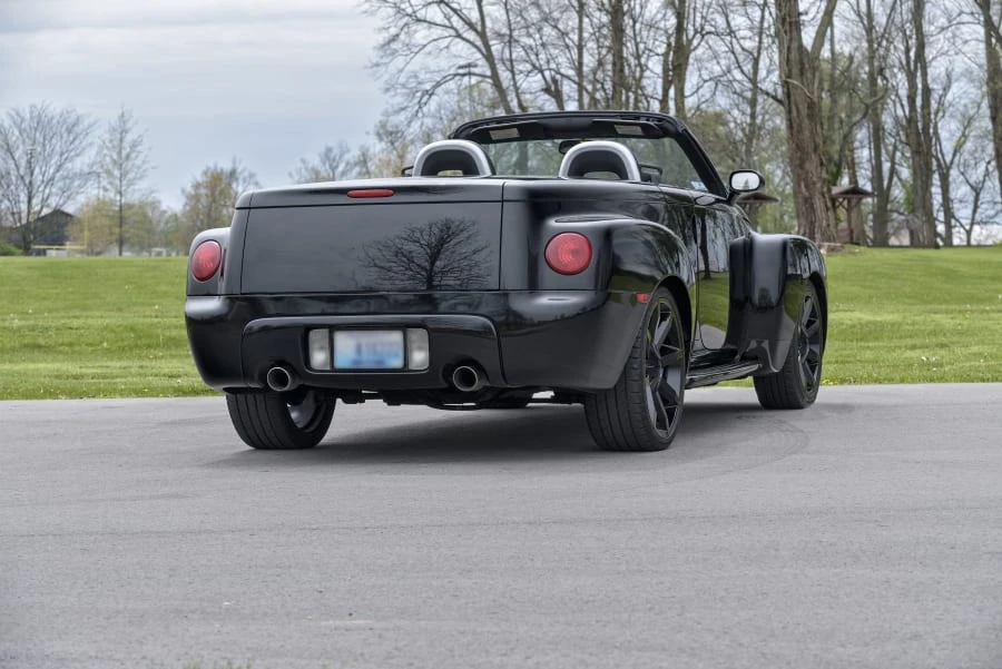 2004 Chevrolet SSR - Image 3 of 31