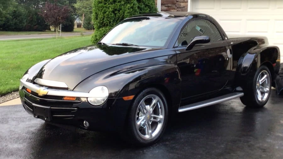 2004 Chevrolet SSR - Image 2 of 6