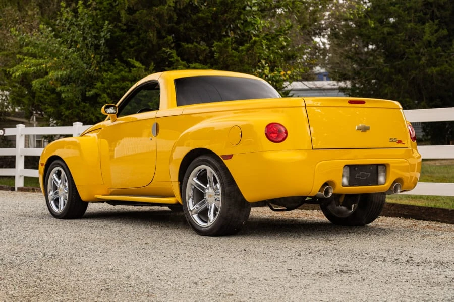 2004 Chevrolet SSR - Image 9 of 29