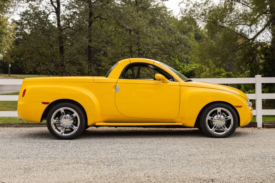 2004 Chevrolet SSR - Image 10 of 29