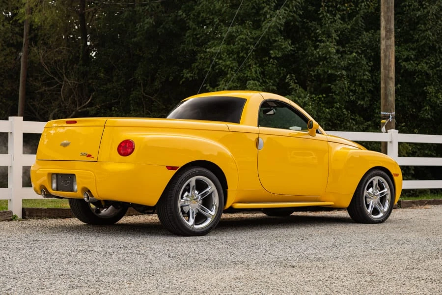 2004 Chevrolet SSR - Image 3 of 29