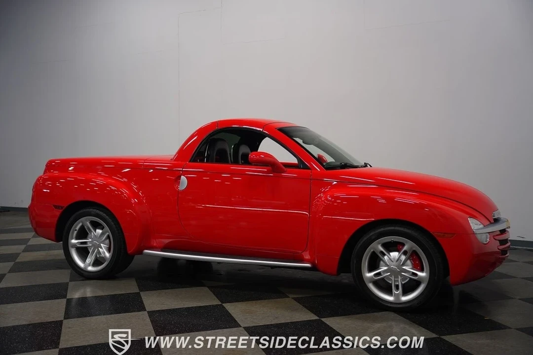 2004 Chevrolet SSR - Image 19 of 21