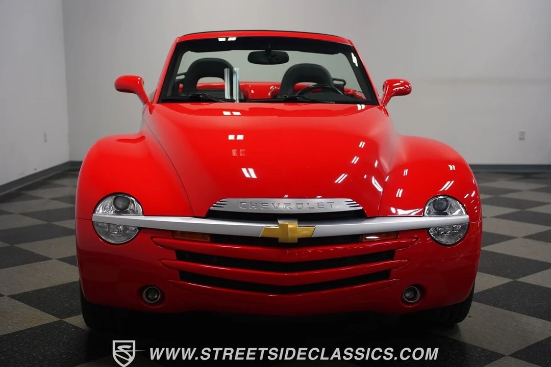 2004 Chevrolet SSR - Image 6 of 12