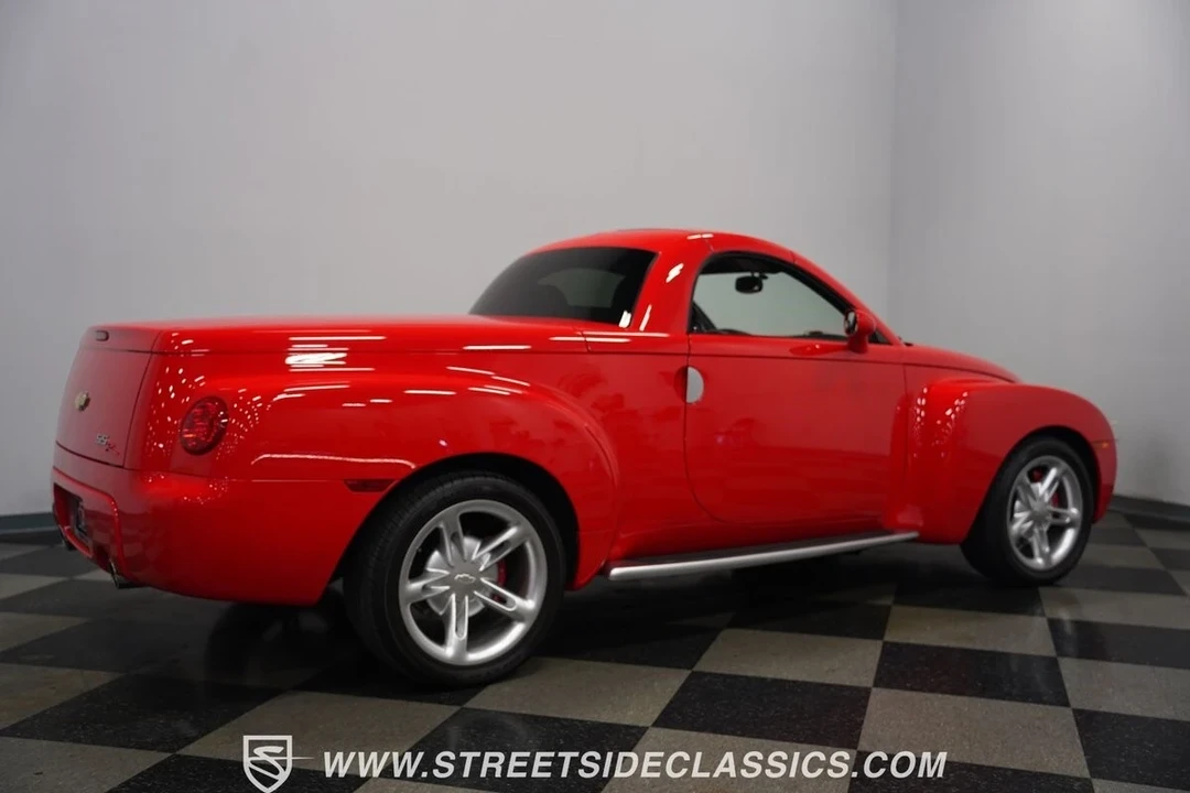 2004 Chevrolet SSR - Image 17 of 21