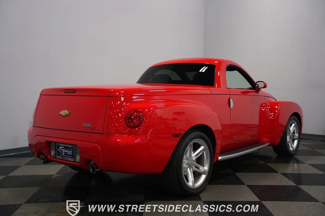 2004 Chevrolet SSR - Image 16 of 21