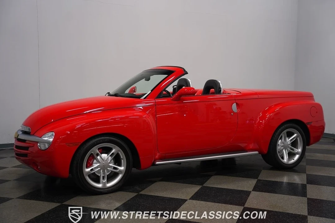 2004 Chevrolet SSR - Image 9 of 12