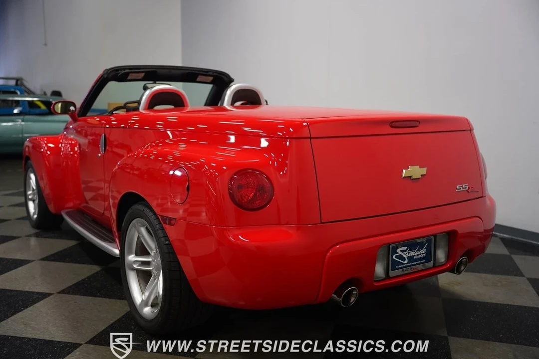 2004 Chevrolet SSR - Image 13 of 21